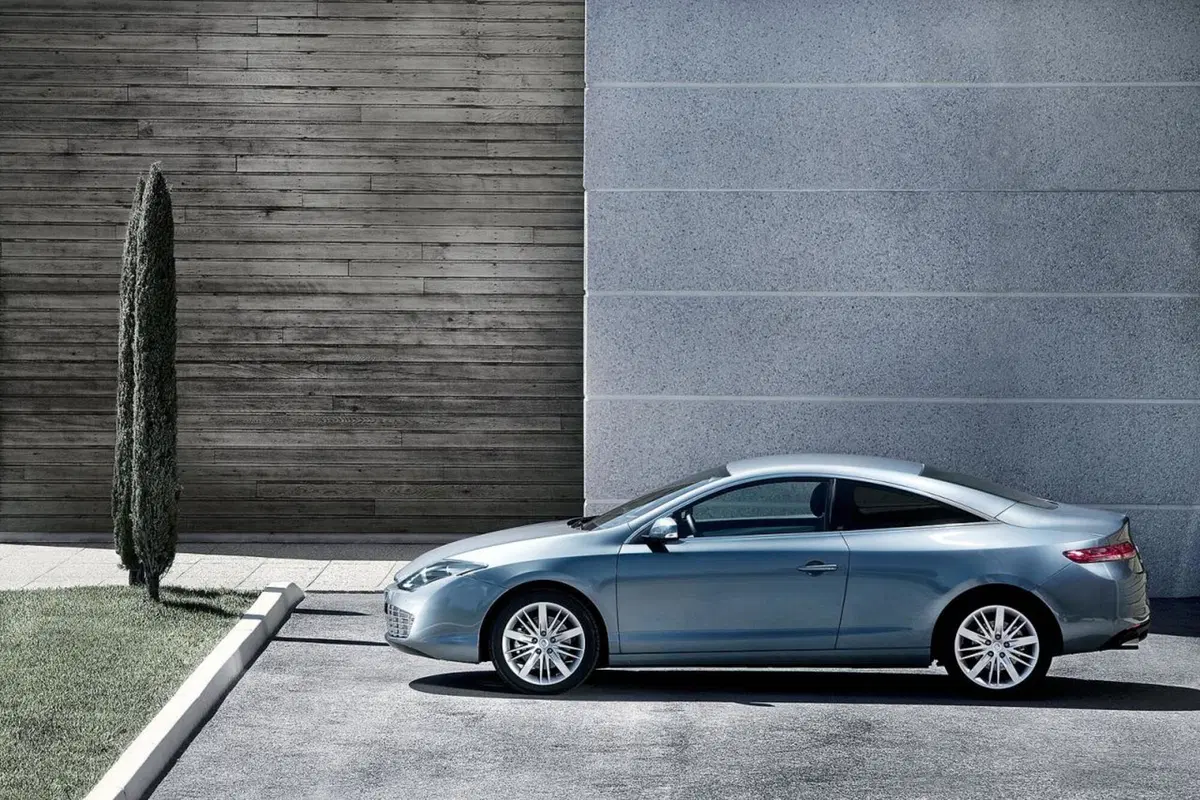 Renault Laguna Coupé 2012 (6)