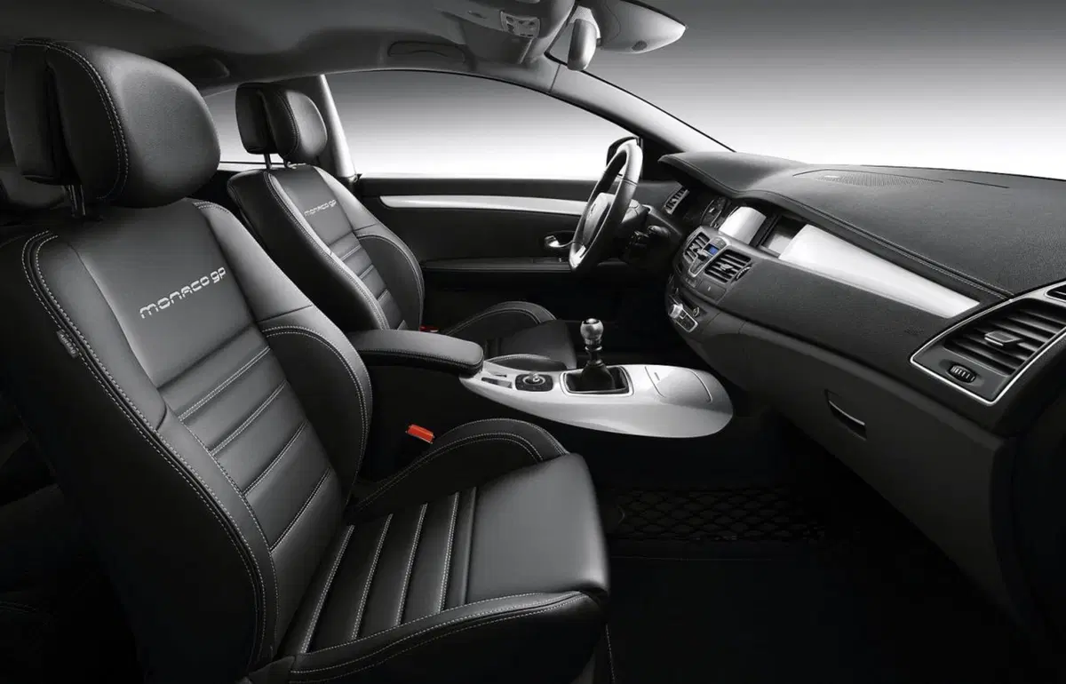 Renault Laguna Coupé 2012 (12)