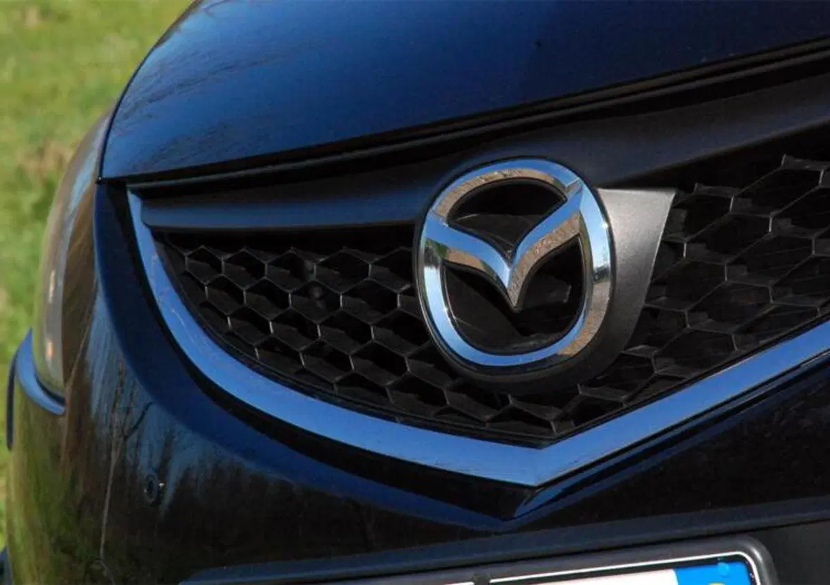 Mazda: JSAE premia gli ingegneri per le recenti tecnologie