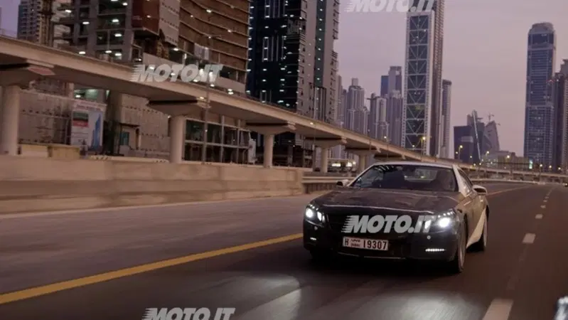 Nuova Mercedes-Benz SL: un video ne anticipa la scocca