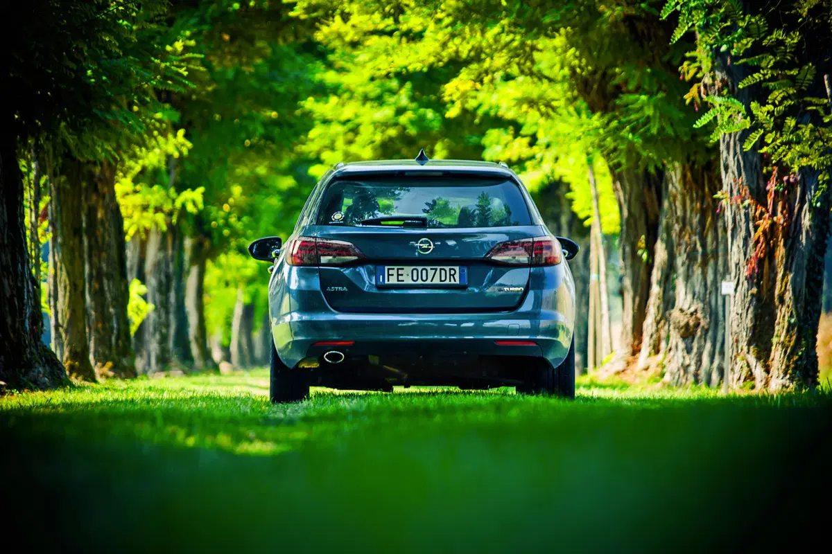 Opel Astra Sports Tourer: scopri gli interni nel video a 360° (5)