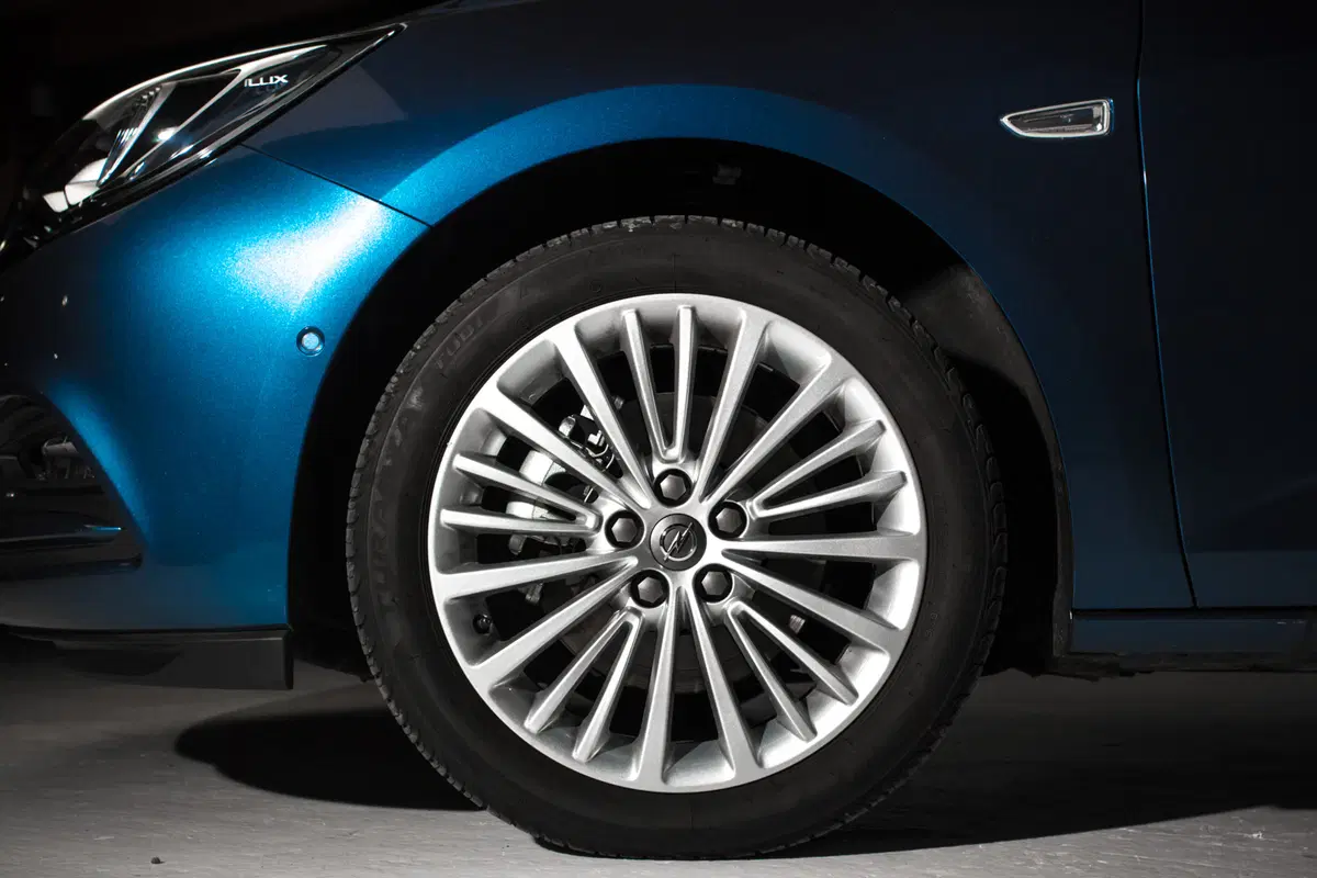 Opel Astra Sports Tourer: scopri gli interni nel video a 360° (13)