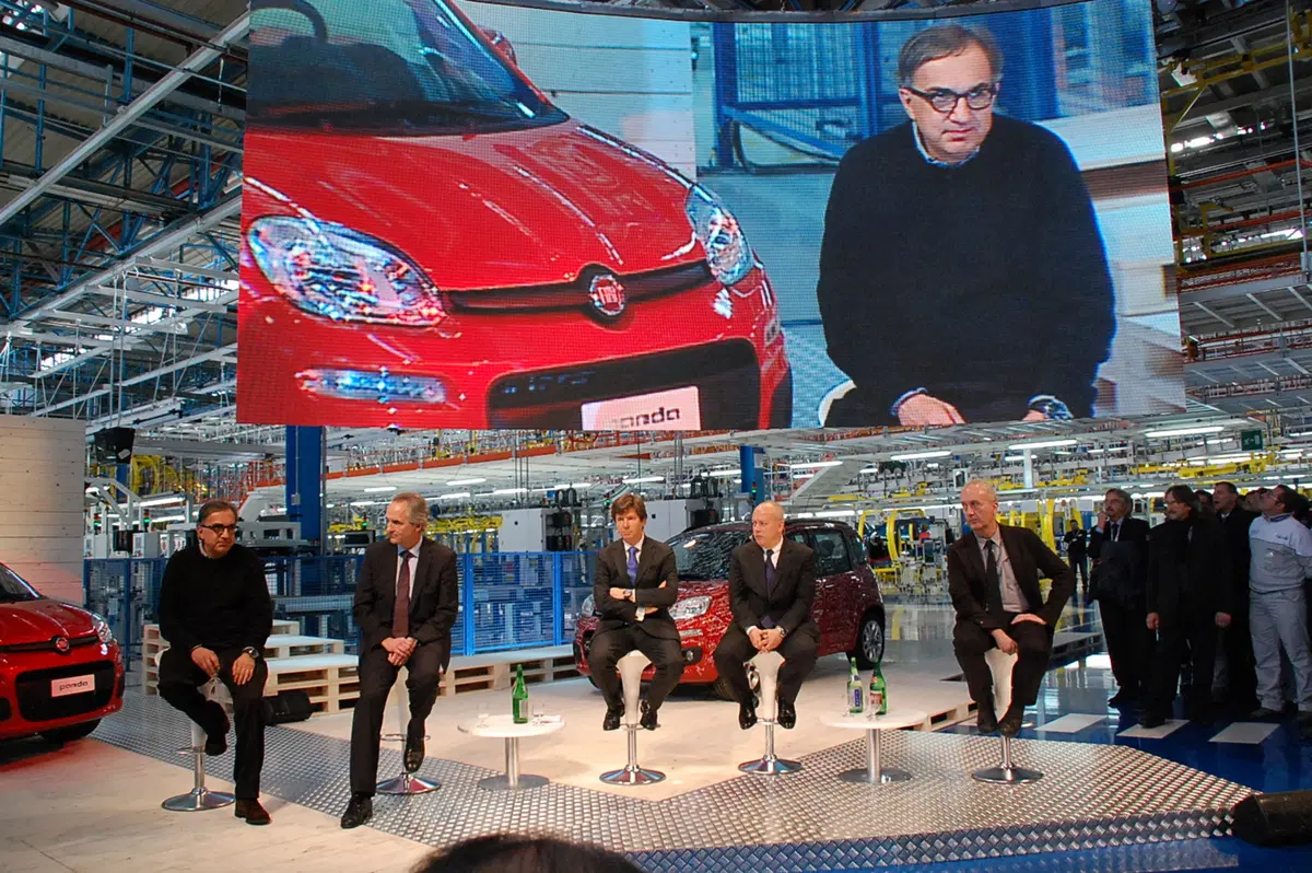 Fiat Panda: Elkann e Marchionne, emozione a Pomigliano (2)