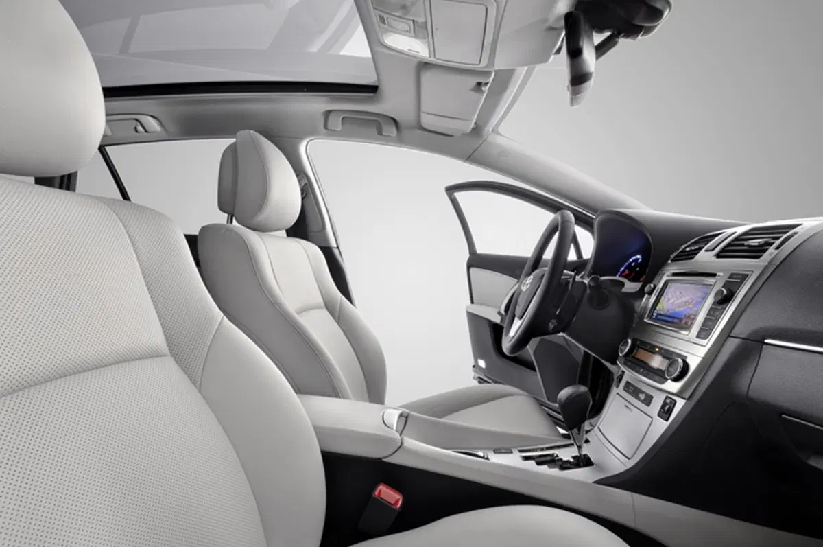 Toyota Avensis: restyling in arrivo (3)