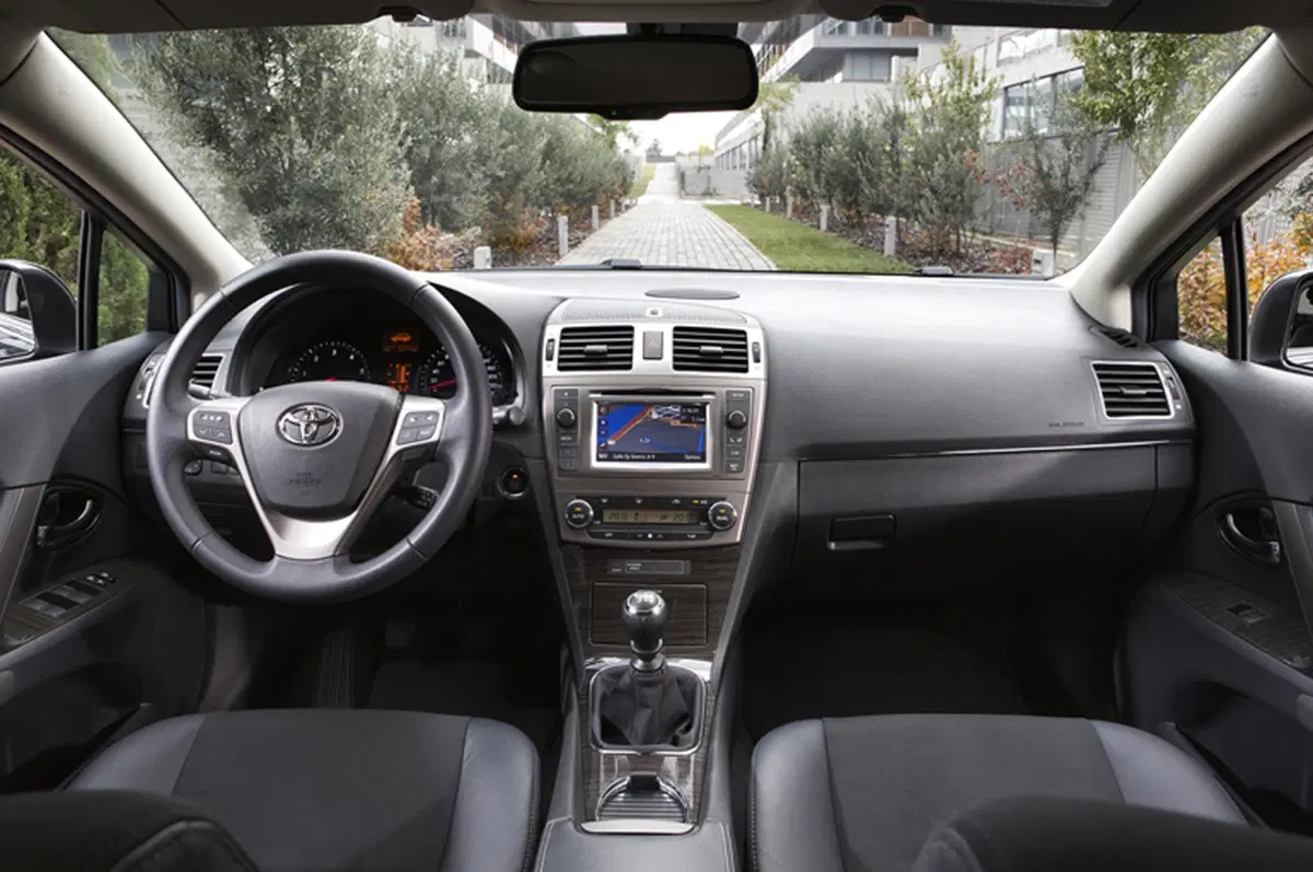 Toyota Avensis: restyling in arrivo (4)