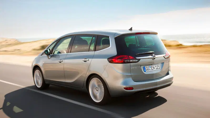 Nuova Opel Zafira Tourer a metano