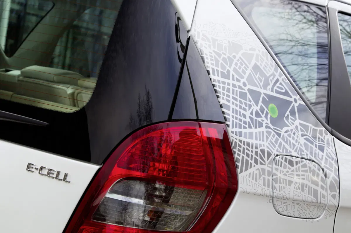 Daimler: via ai test per la ricarica induttiva (4)