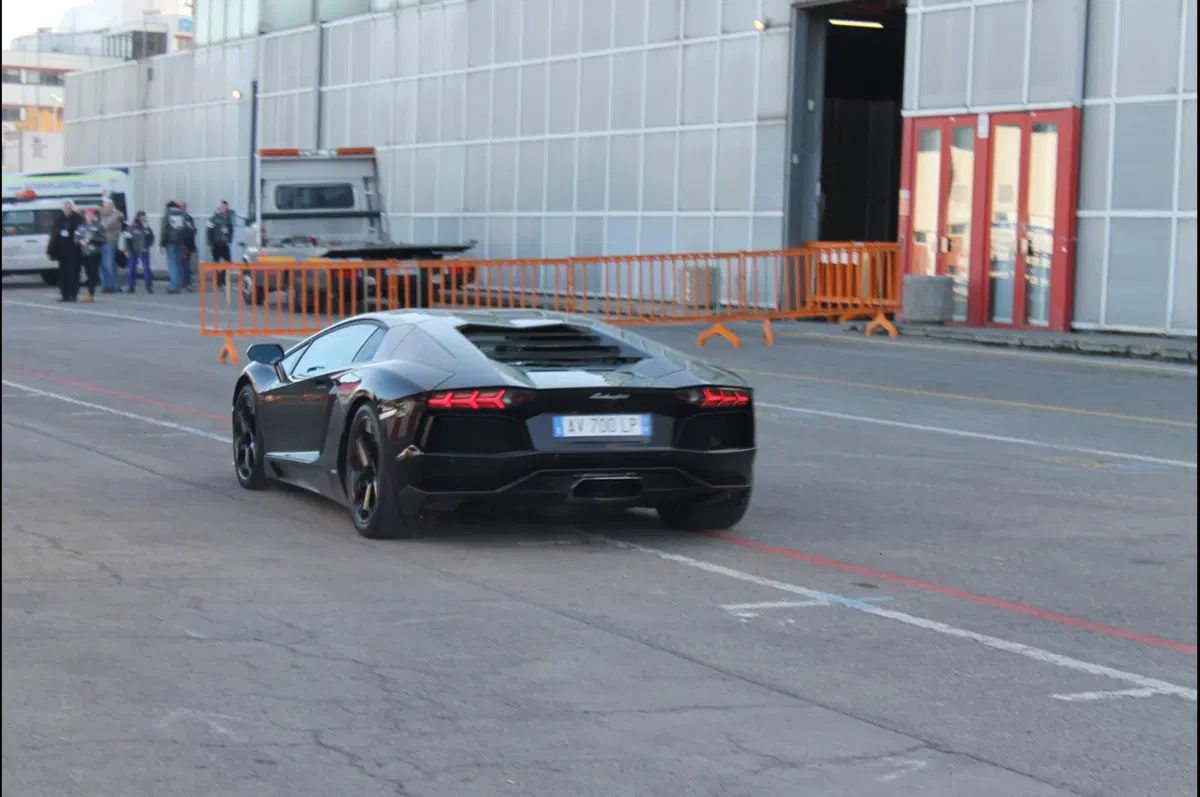 Lamborghini Aventador: nata per le corse (5)