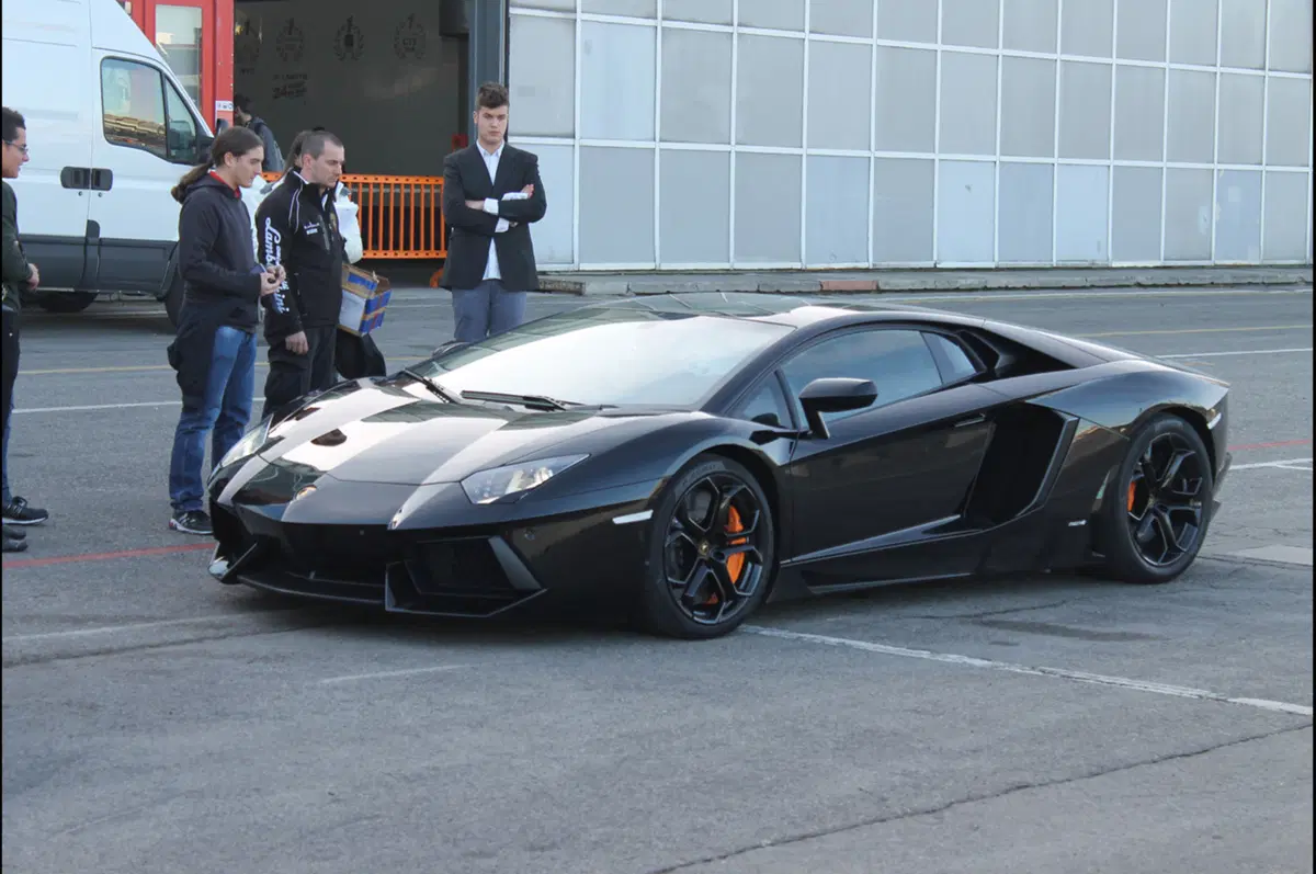 Lamborghini Aventador: nata per le corse (18)