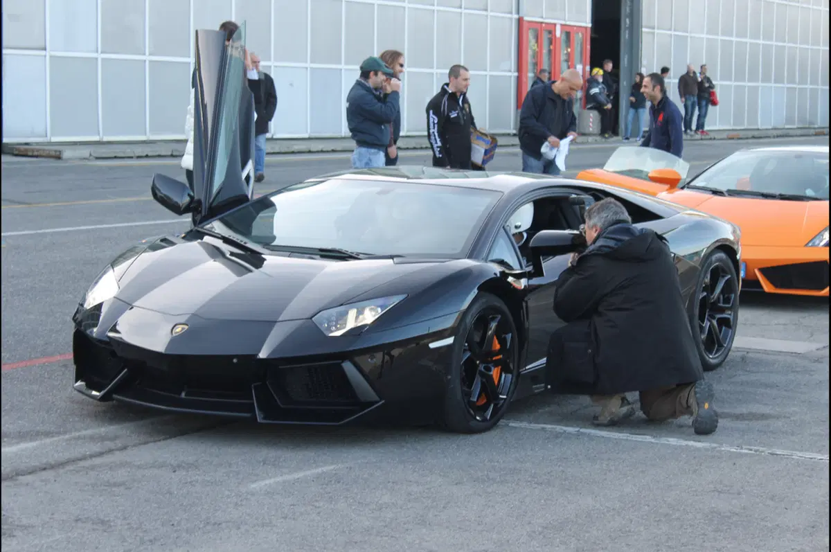 Lamborghini Aventador: nata per le corse (20)