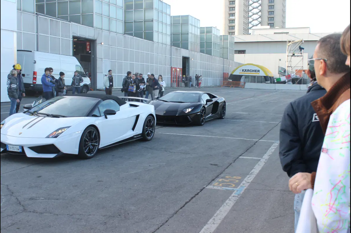 Lamborghini Aventador: nata per le corse (23)