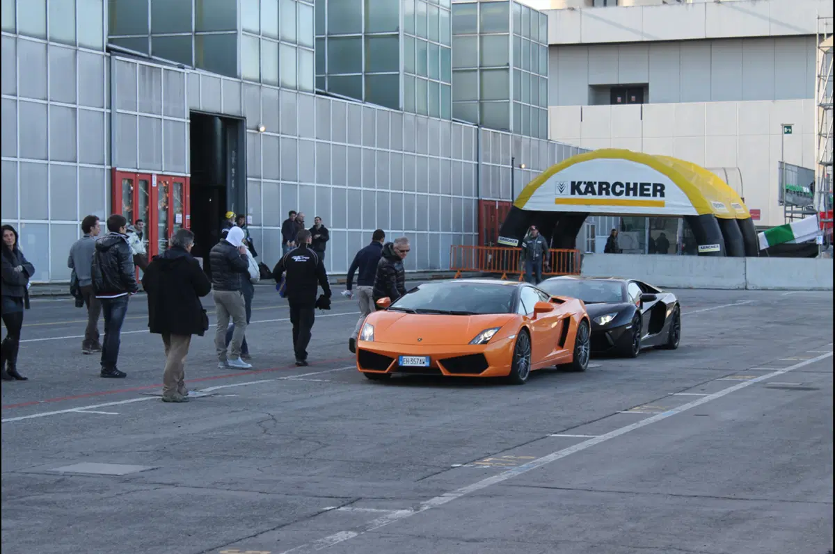 Lamborghini Aventador: nata per le corse (37)