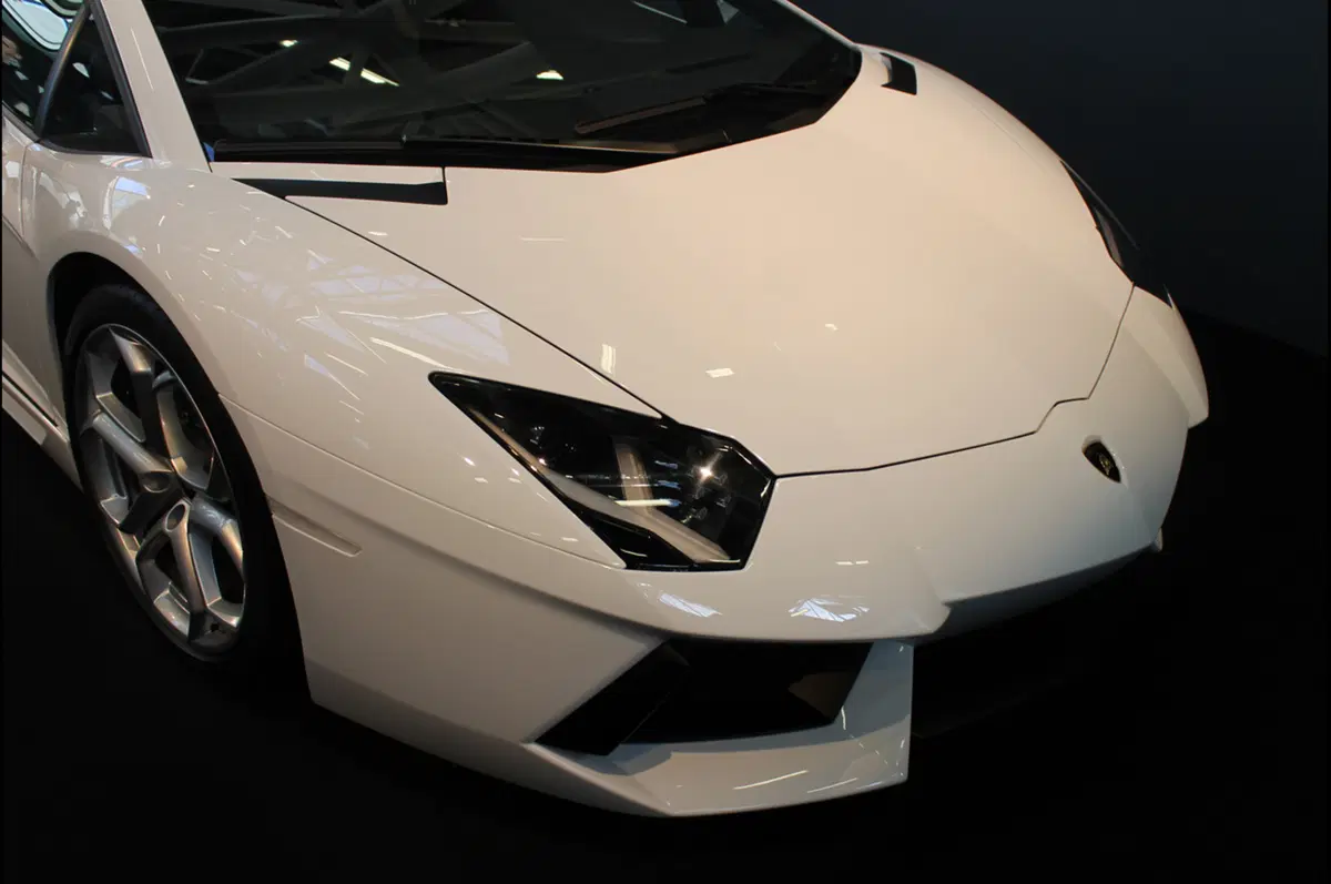 Lamborghini Aventador: nata per le corse (44)