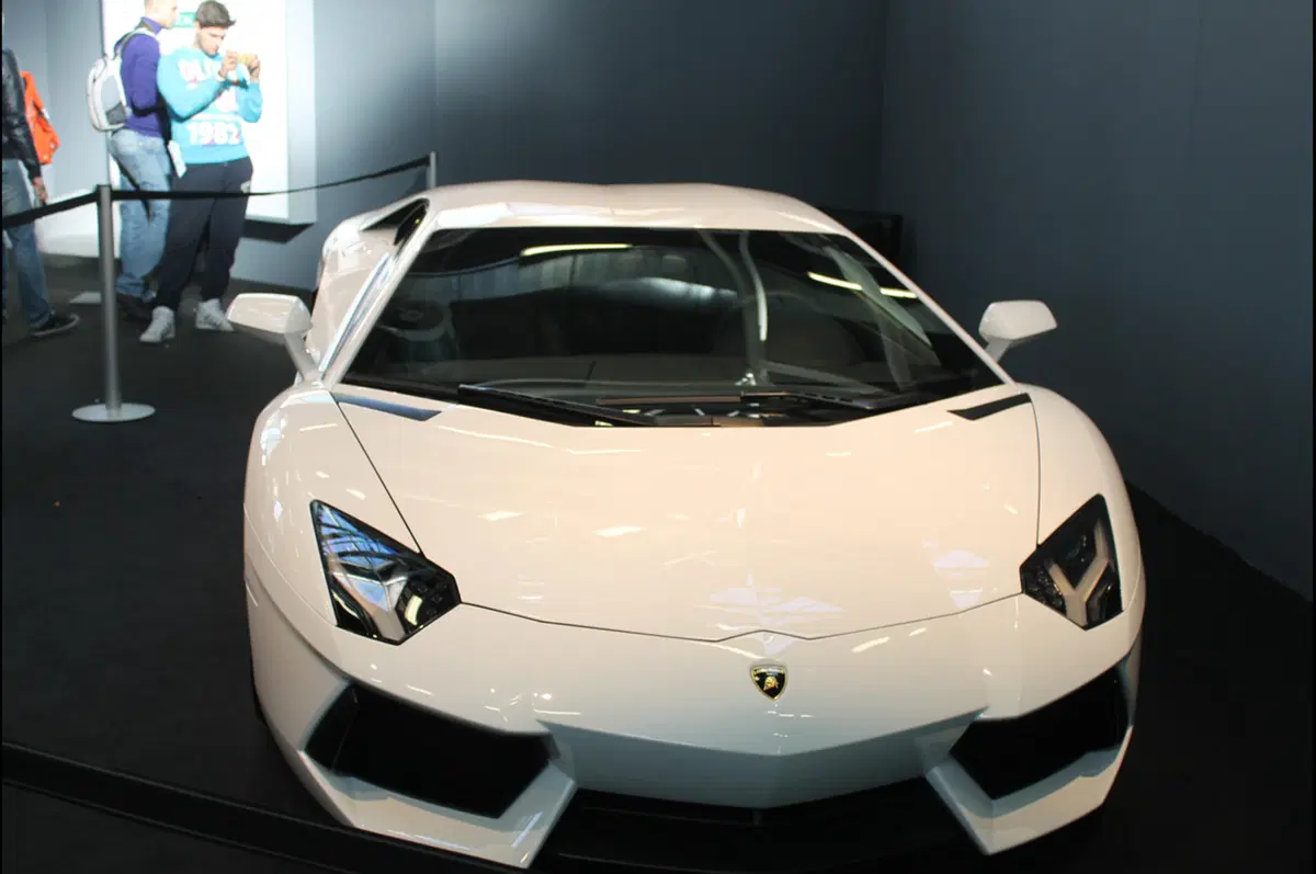 Lamborghini Aventador: nata per le corse (50)