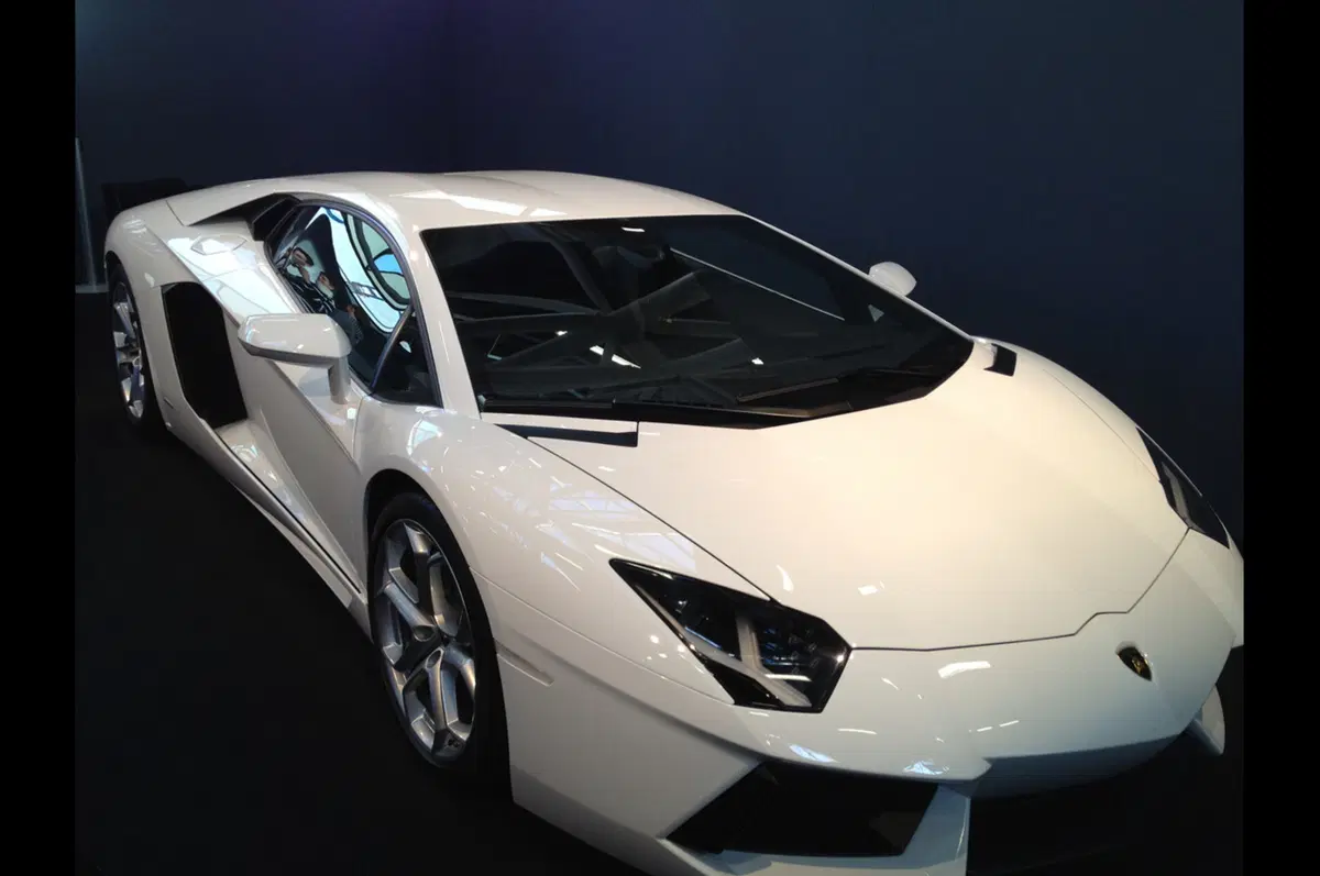 Lamborghini Aventador: nata per le corse (52)