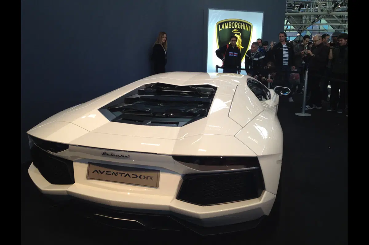 Lamborghini Aventador: nata per le corse (53)