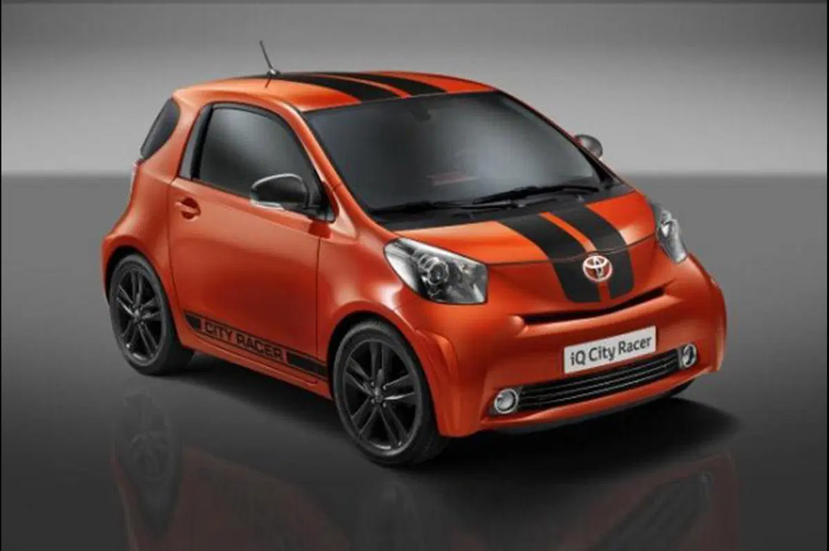Toyota iQ City Racer: serie limitata per la Francia (3)