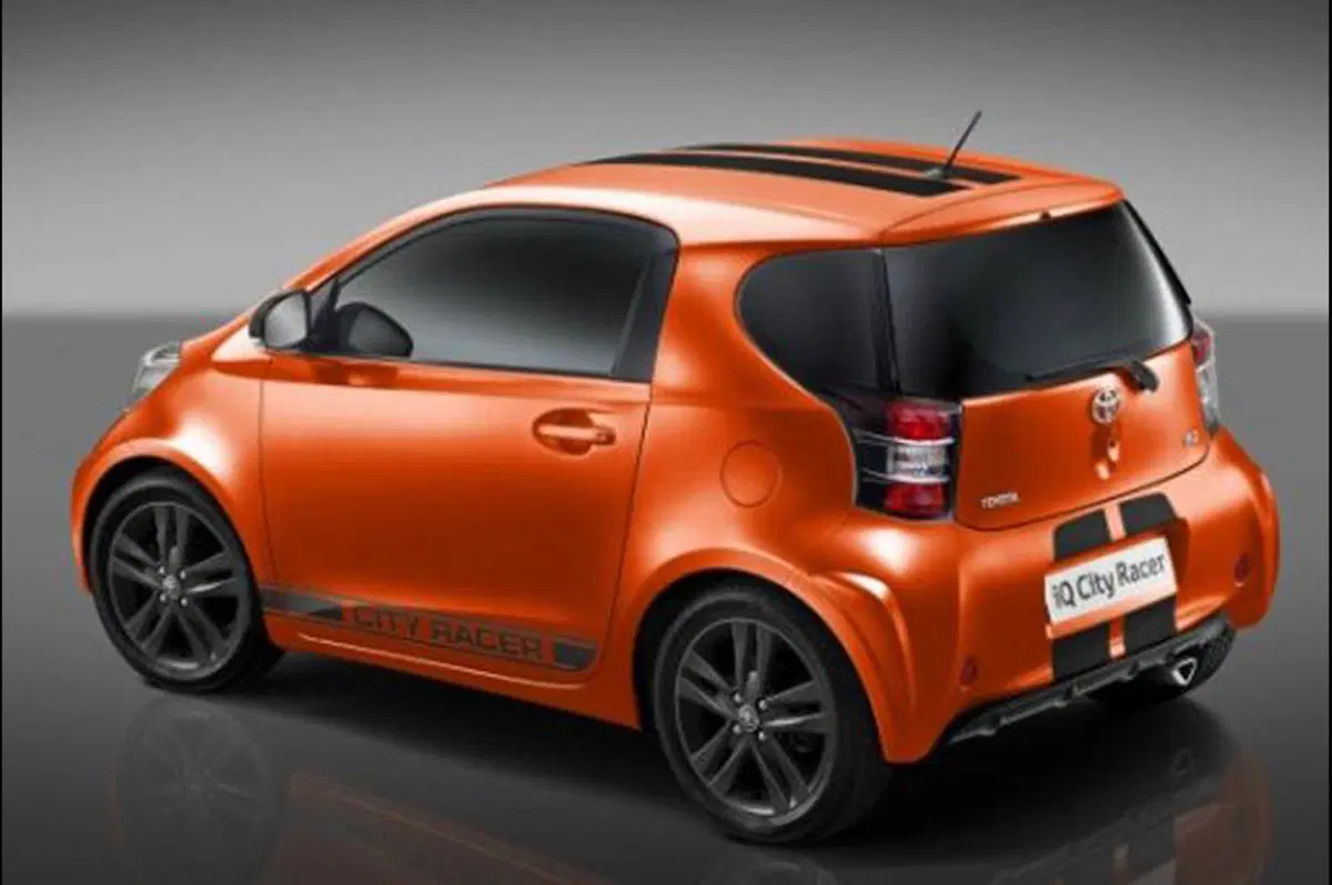 Toyota iQ City Racer: serie limitata per la Francia (4)