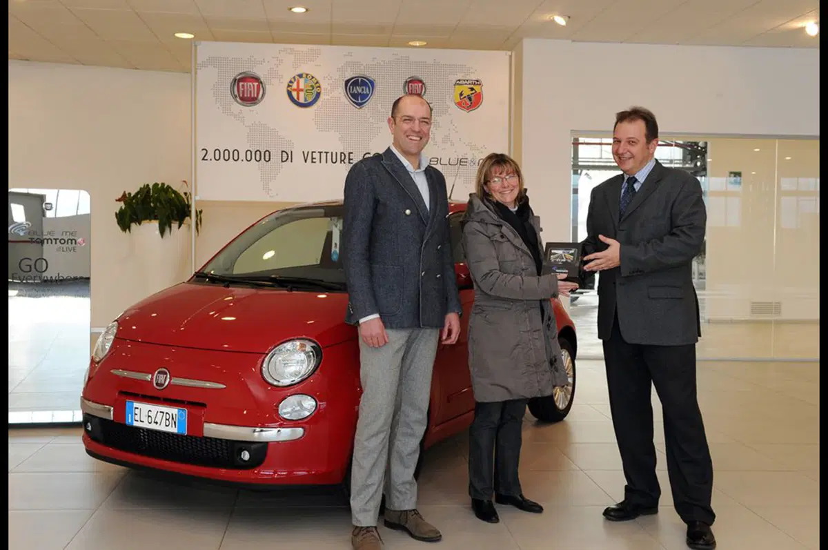 Fiat: consegnata la due milionesima vettura con sistema Blue&Me (2)