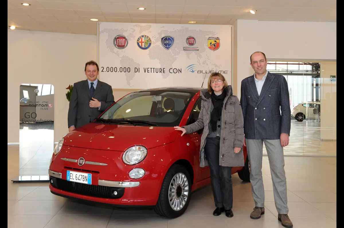 Fiat: consegnata la due milionesima vettura con sistema Blue&Me (3)