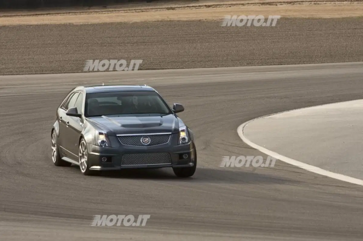 Cadillac CTS-V Wagon (6)