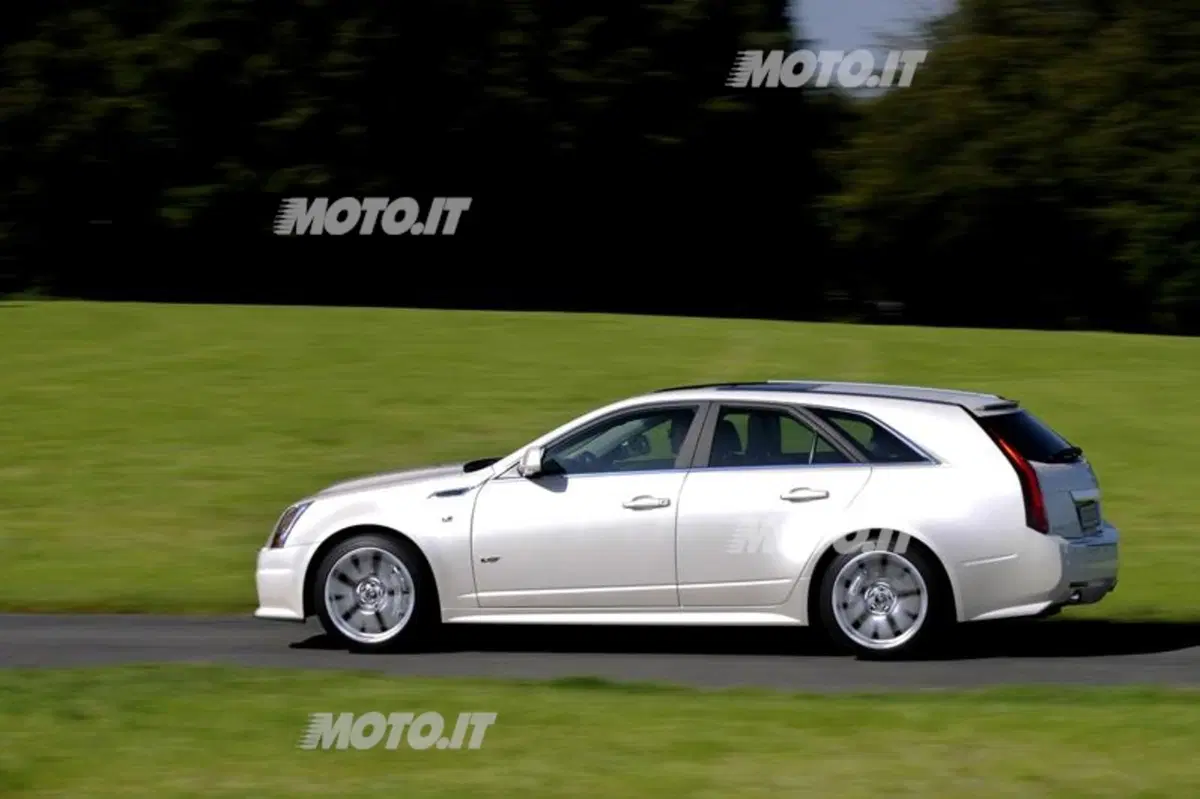 Cadillac CTS-V Wagon (14)