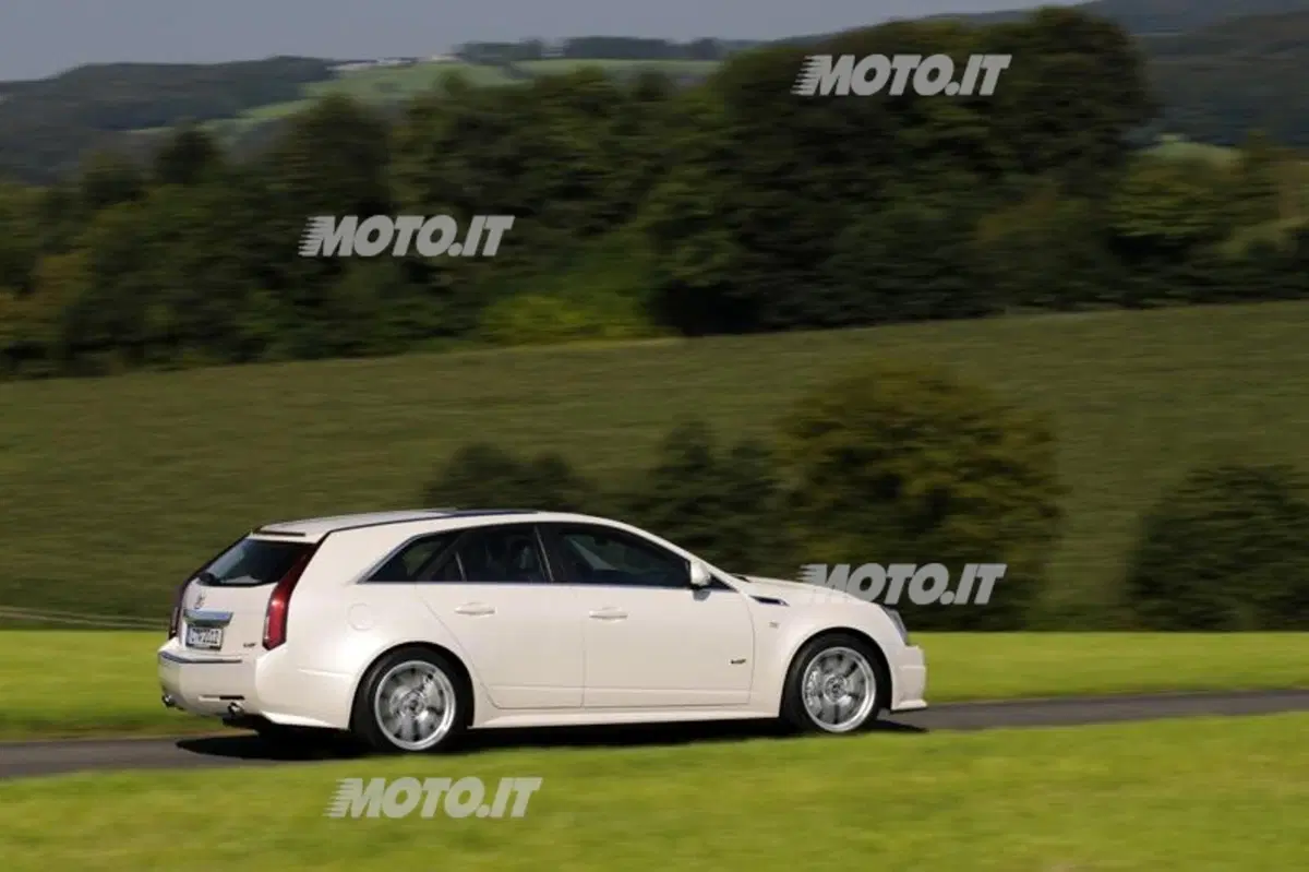 Cadillac CTS-V Wagon (15)