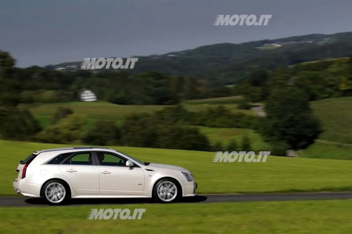 Cadillac CTS-V Wagon (18)