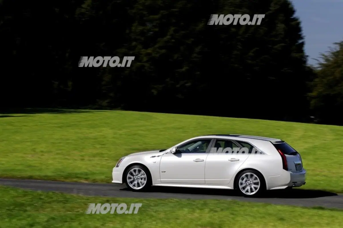 Cadillac CTS-V Wagon (21)