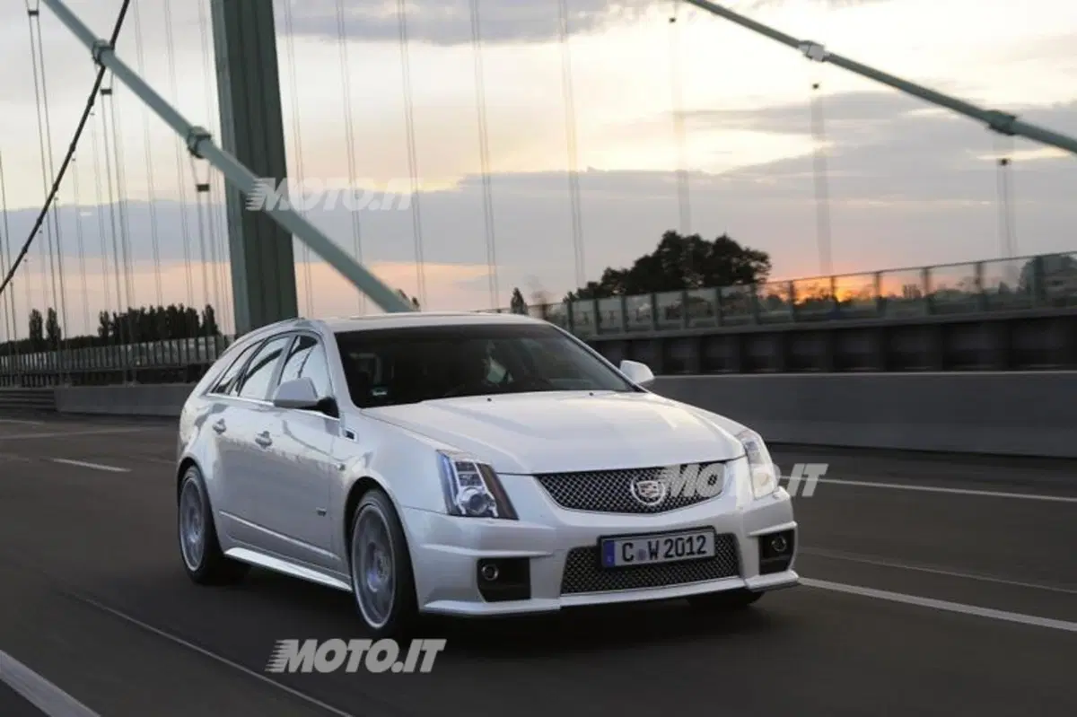 Cadillac CTS-V Wagon (25)