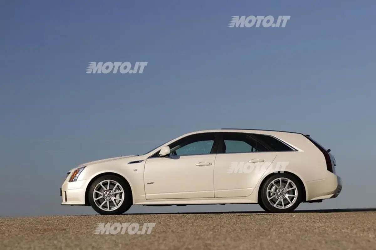 Cadillac CTS-V Wagon (30)