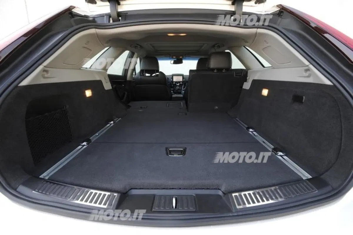 Cadillac CTS-V Wagon (53)