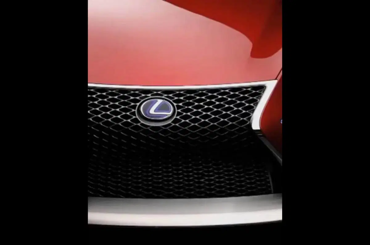 Lexus LF-Lc: svelate le linee della concept (5)