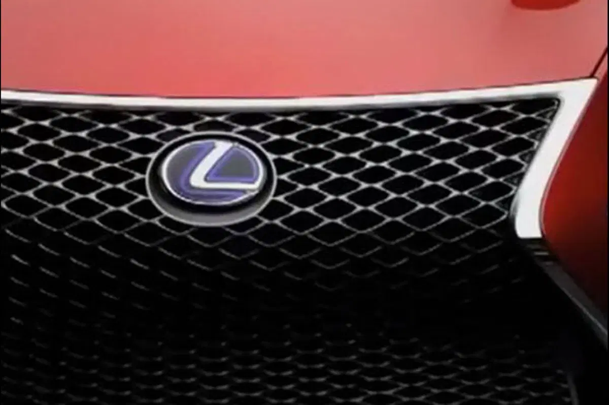 Lexus LF-Lc: svelate le linee della concept (6)
