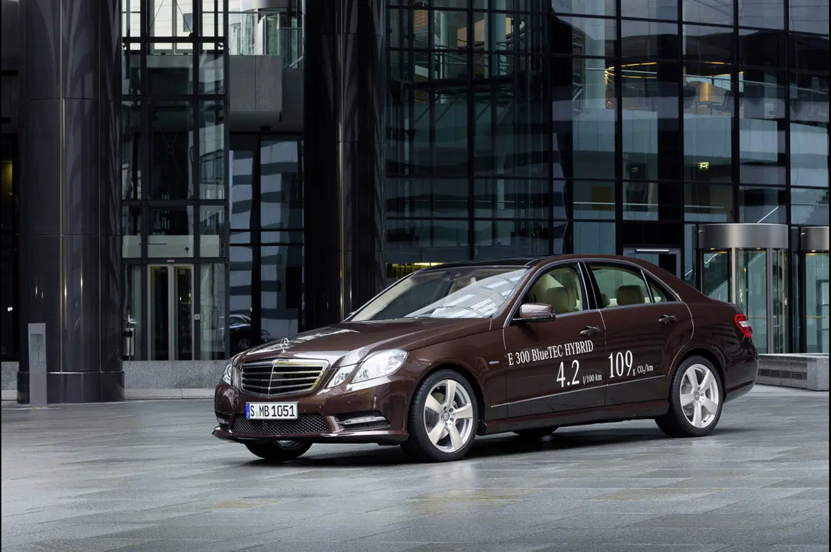 Mercedes-Benz E300 BlueTEC HYBRID ed E400 Hybrid