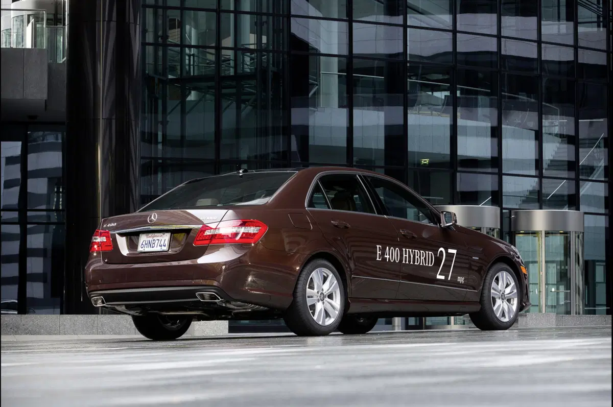 Mercedes-Benz E300 BlueTEC HYBRID ed E400 Hybrid (4)