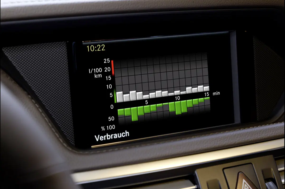 Mercedes-Benz E300 BlueTEC HYBRID ed E400 Hybrid (5)