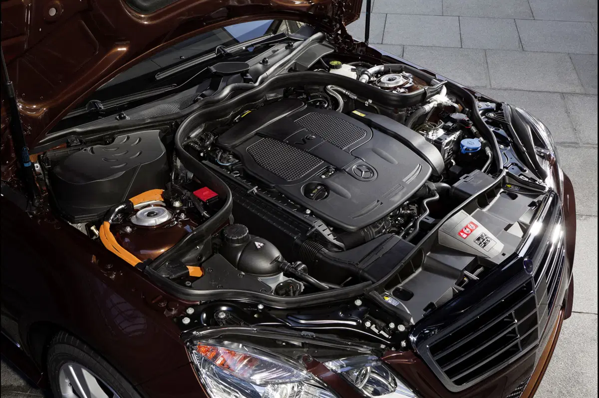 Mercedes-Benz E300 BlueTEC HYBRID ed E400 Hybrid (11)