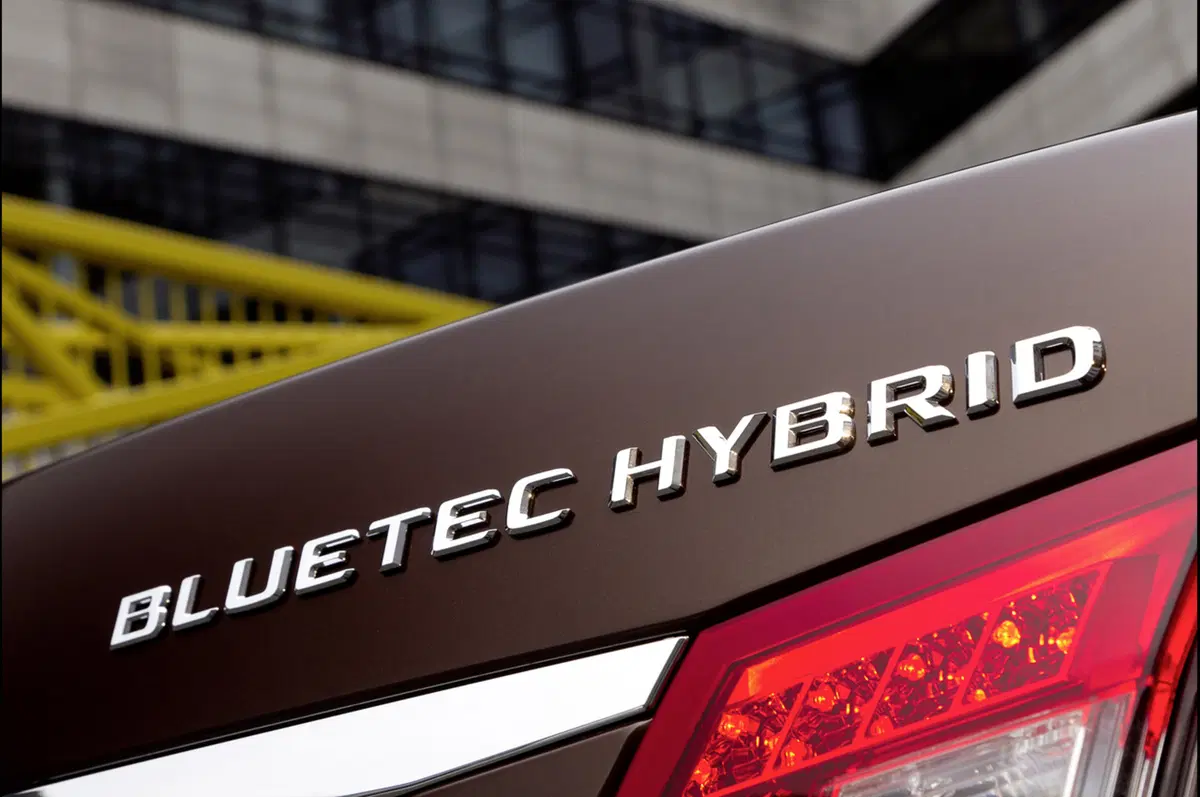 Mercedes-Benz E300 BlueTEC HYBRID ed E400 Hybrid (18)
