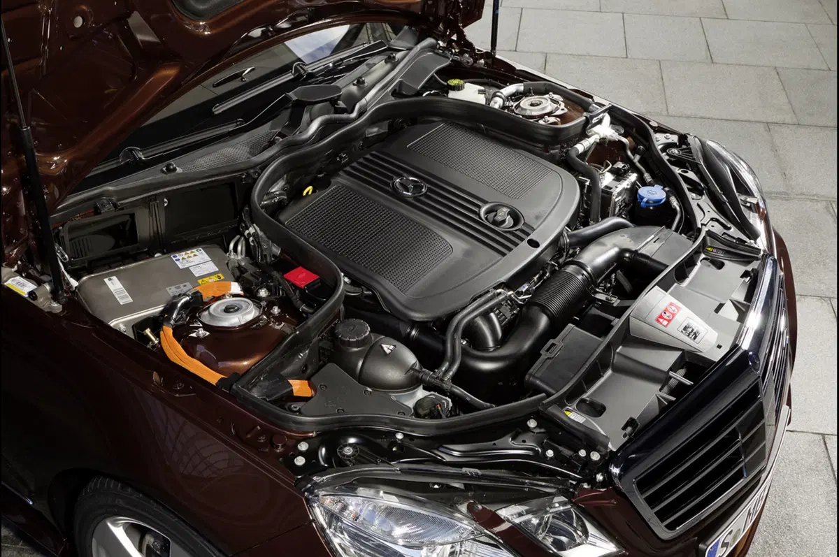 Mercedes-Benz E300 BlueTEC HYBRID ed E400 Hybrid (19)