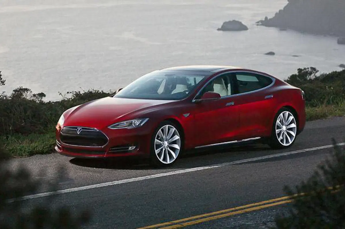 Tesla Model S (7)