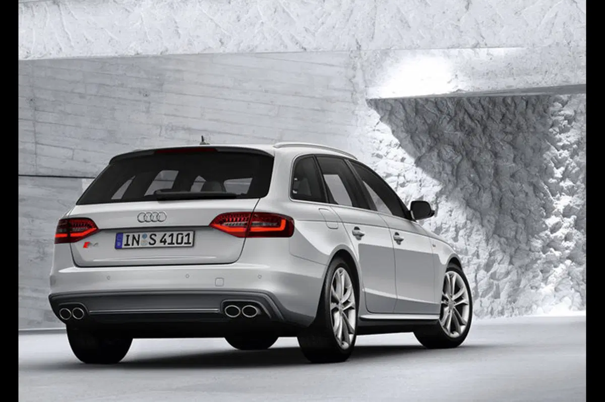 Audi A4: aperte le prevendite (7)