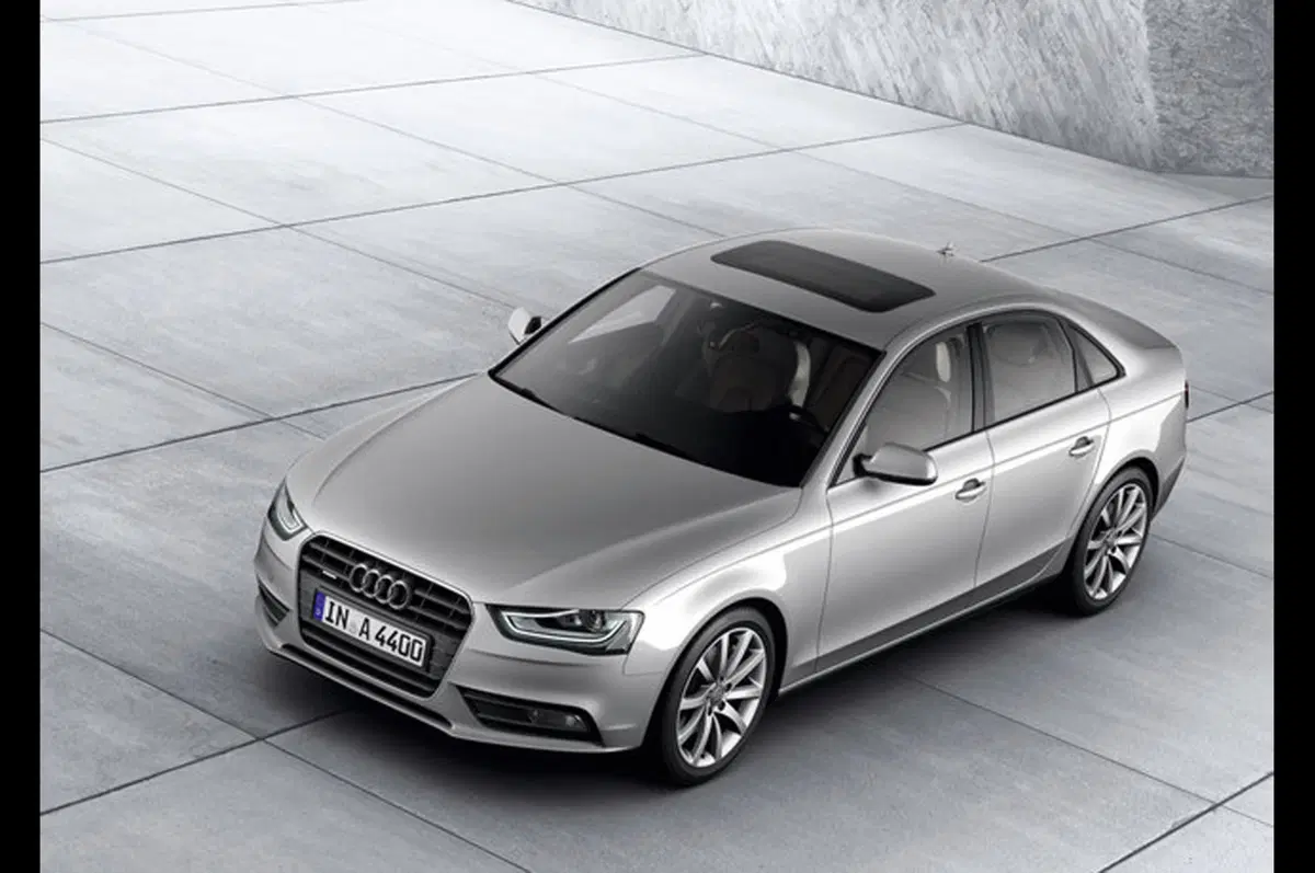 Audi A4: aperte le prevendite (9)