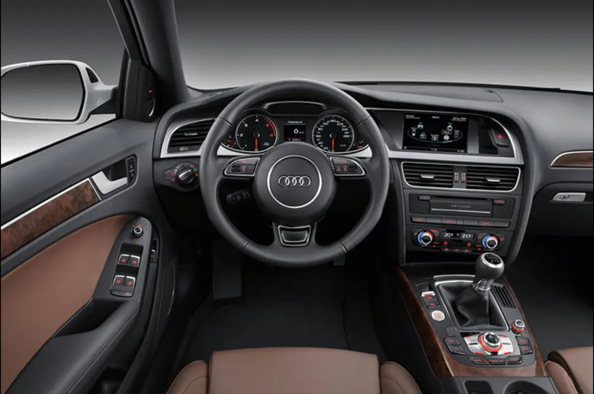 Audi A4: aperte le prevendite (12)