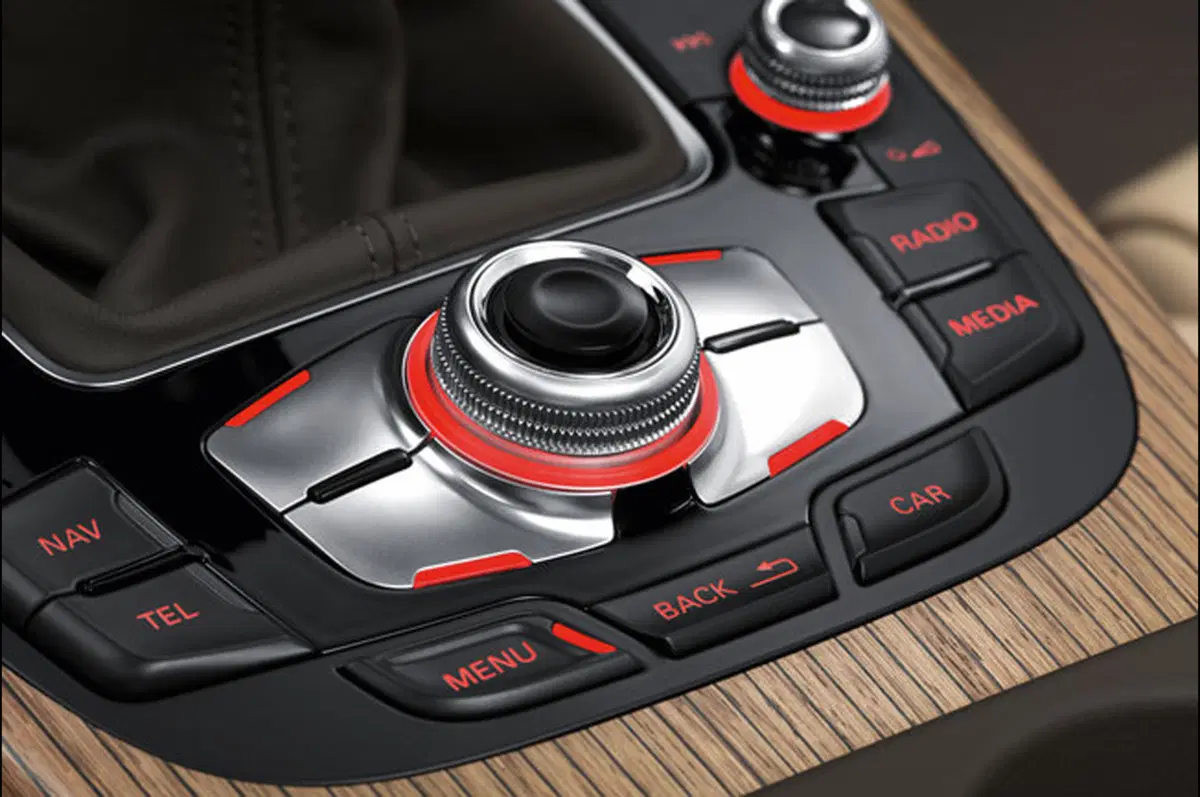 Audi A4: aperte le prevendite (14)