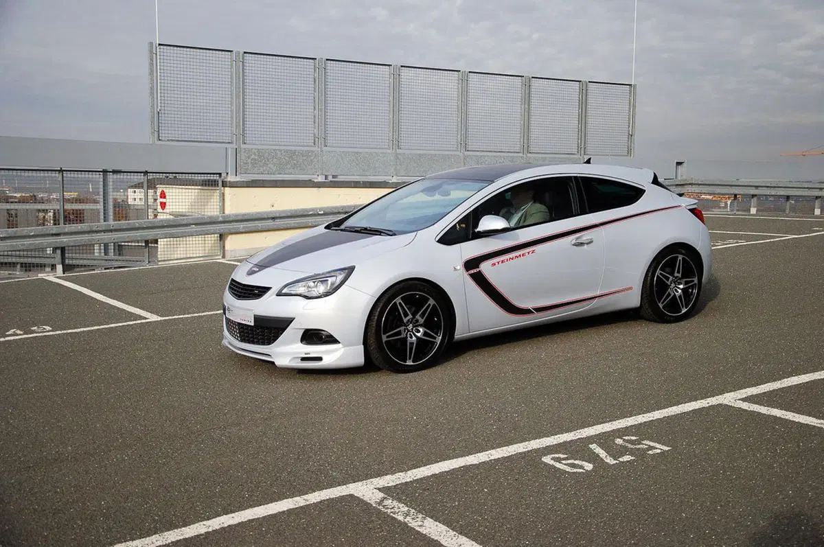 Opel Astra GTC by Steinmetz (4)
