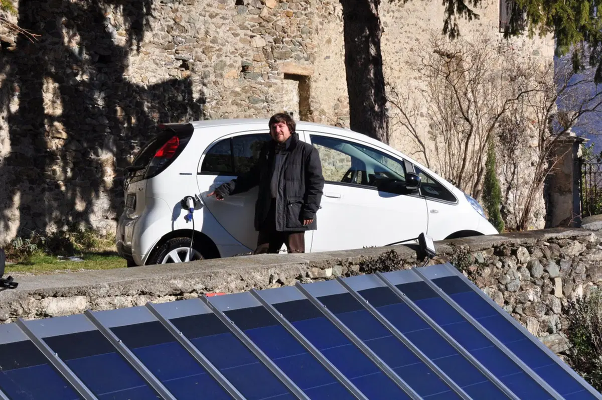 Peugeot: Luca Mercalli è il primo italiano ad acquistare la iOn