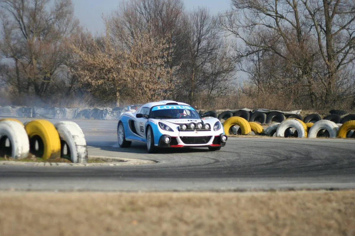 Lotus Exige R-GT (7)