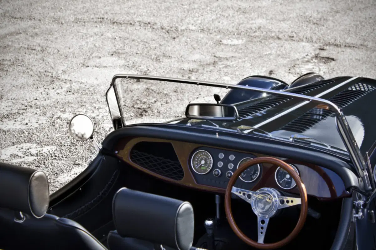 Morgan 4/4 75th Anniversary Edition (5)