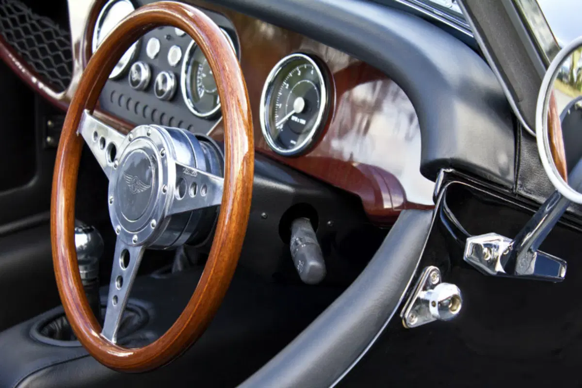 Morgan 4/4 75th Anniversary Edition (6)